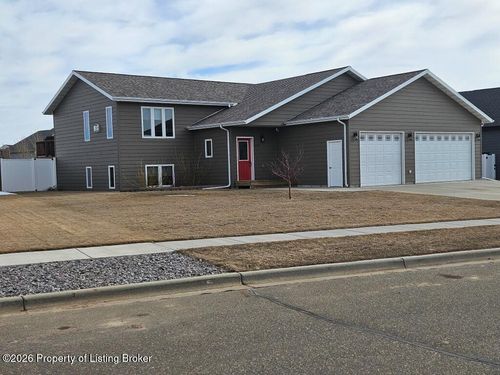 2224 Wahl St, Dickinson, ND, 58601-5297 | Card Image