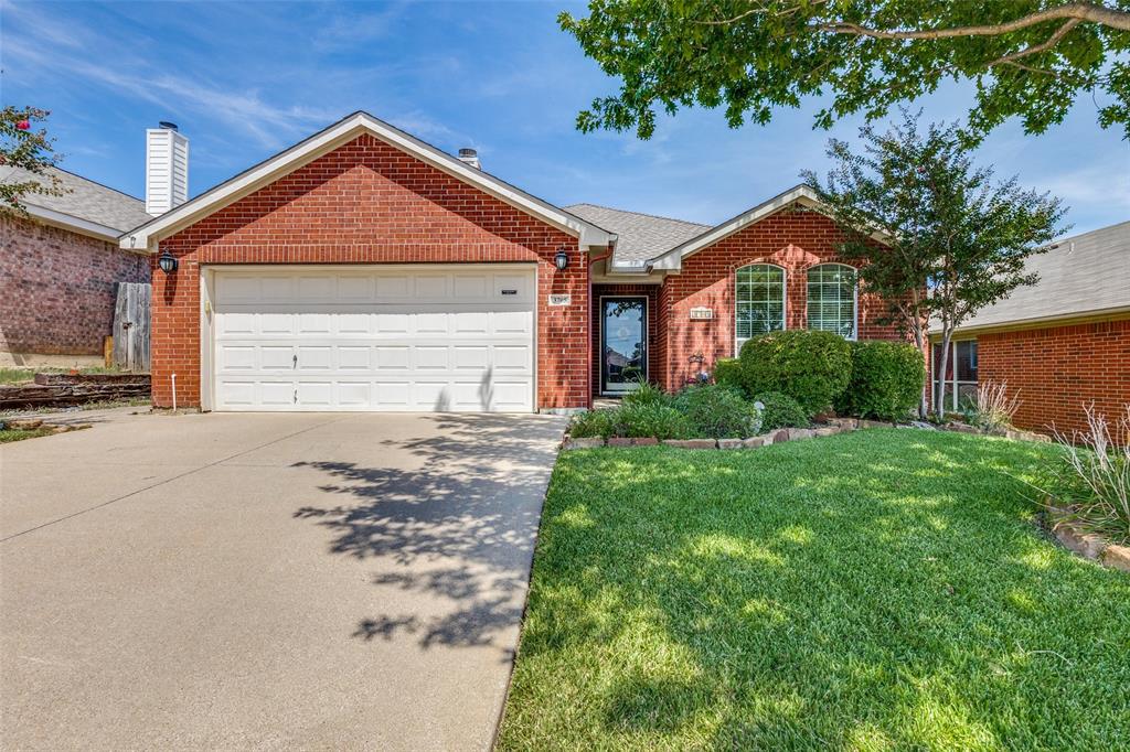 Mossbrook Dr, Fort Worth, TX 76244
