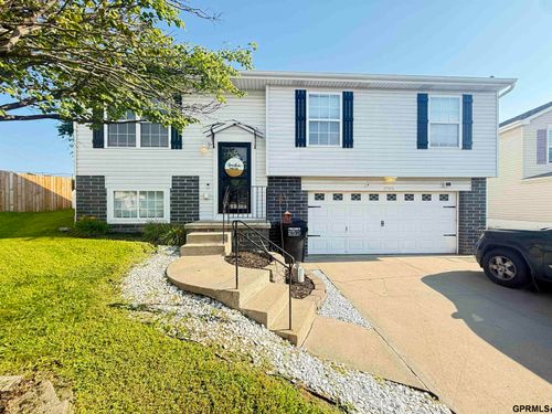17906 Gertrude Circle, Omaha, NE, 68135-1570 | Card Image