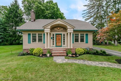 4899 Oakdale Ave, Willoughby, OH, 44094-5807 | Card Image