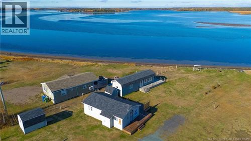 29 Rue Bertie, Val-Comeau, NB, E1X4J1 | Card Image