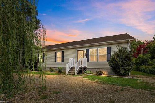 402 E Main St, Wakefield, VA, 23888-2962 | Card Image