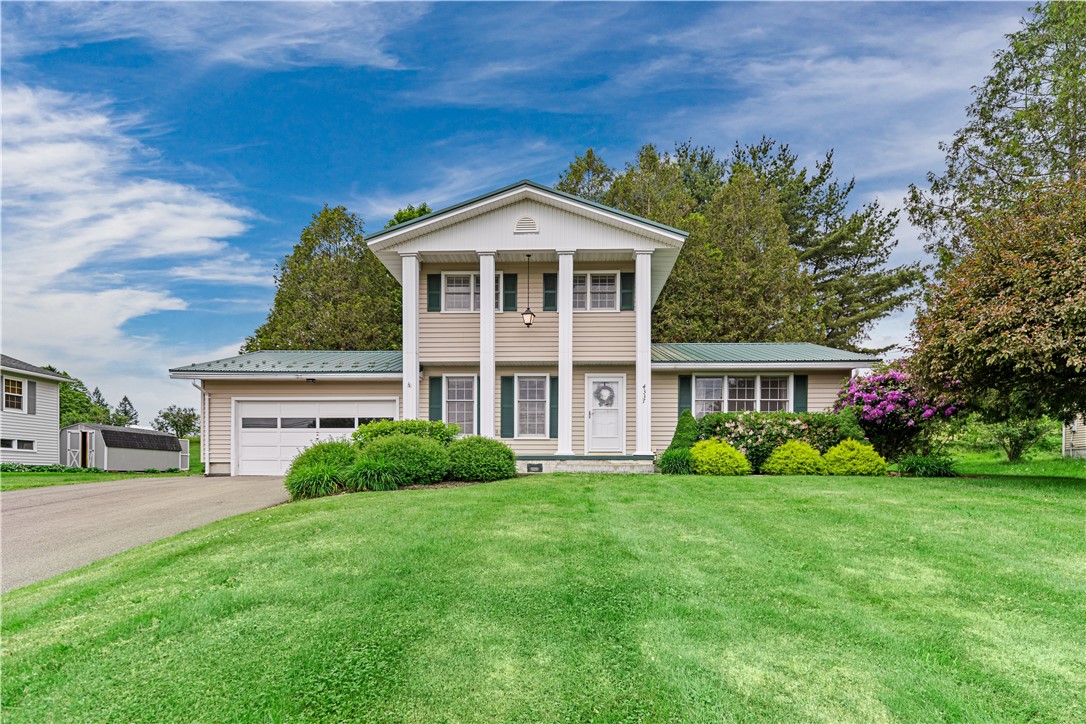 Alexandria Dr, Cortland, NY 13045