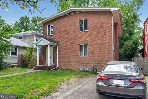 top-floor-1034 17th St S, ARLINGTON, VA, 22202-1604 | Card Image