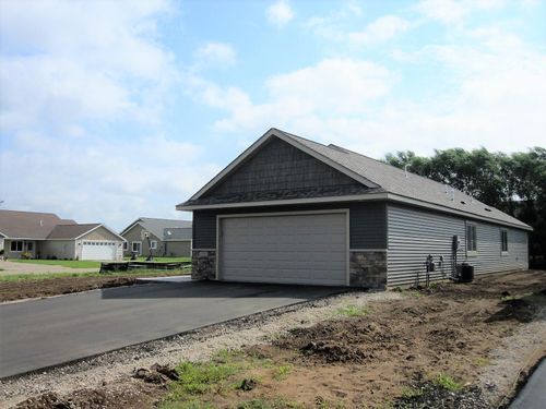 3535 Seven Oaks St, River Falls, WI, 54022-7504 | Card Image