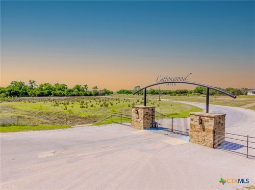 1517 Cottonwood Mesa Dr, Kempner, TX, 76539-8752 | Card Image