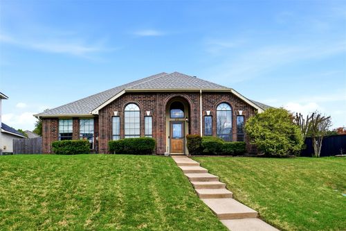 833 Windy Meadow Circle, Desoto, TX, 75115 | Card Image