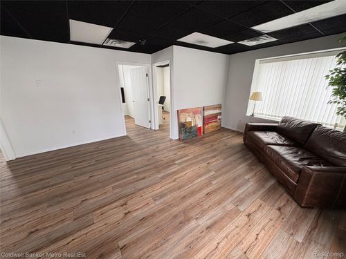 b1-1362 W Huron St, Waterford, MI, 48328-3678 | Card Image