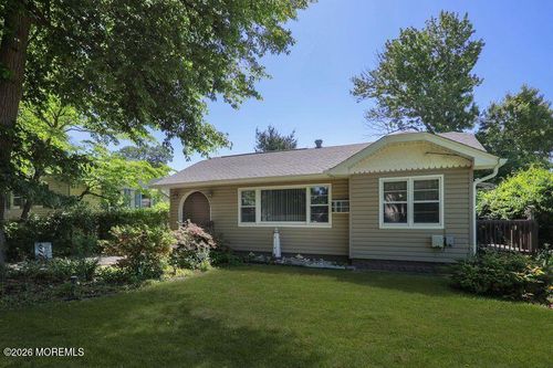 809 Shadylawn Way, Keyport, NJ, 07735-5218 | Card Image