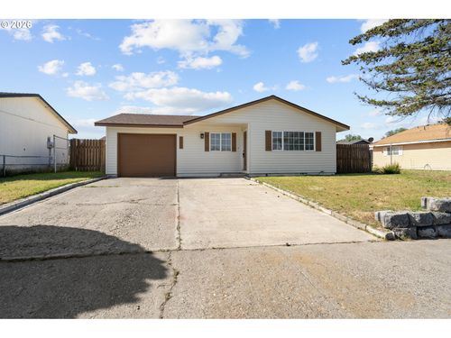 562 E Reeder Dr, Hermiston, OR, 97838-1974 | Card Image