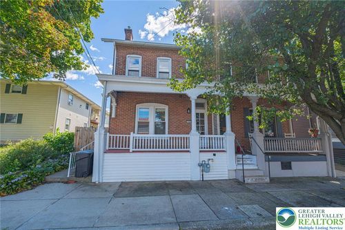 538 Broad St, Emmaus, PA, 18049-3813 | Card Image