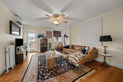 apt-3-9 Regent Cir, Brookline, MA, 02445-3361 | Card Image