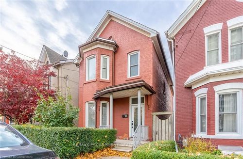 21 Oxford St, Hamilton, ON, L8R2W9 | Card Image