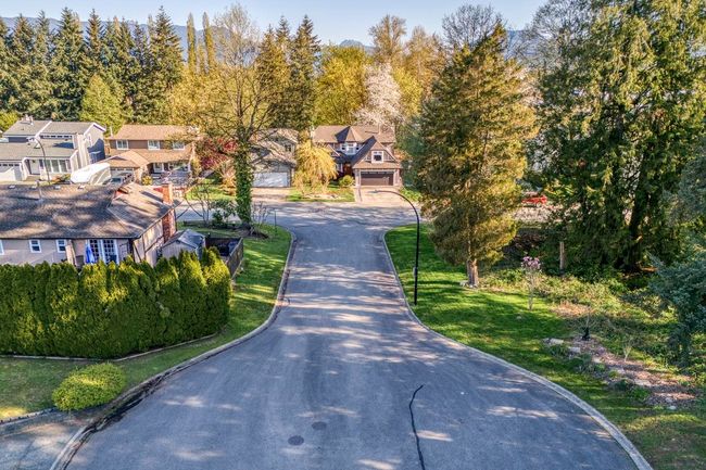 12610 Thornton Place, House other with 4 bedrooms, 2 bathrooms and 4 parking in Maple Ridge BC | Image 4