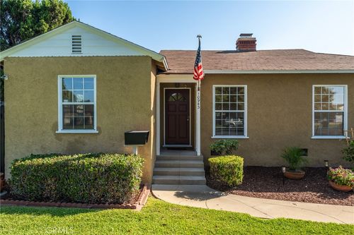 10943 Loch Lomond Dr, Whittier, CA, 90606-1533 | Card Image