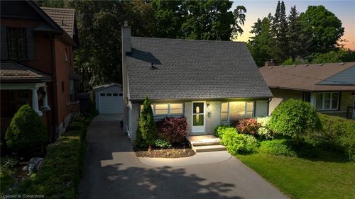 196 Sheldon Ave N, Kitchener, ON, N2H3M8 | Card Image