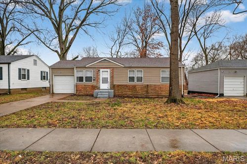 10128 Ashbrook Dr, Saint Louis, MO, 63137-1518 | Card Image