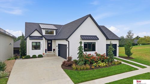 8539 Birkett Dr, Lincoln, NE, 68526-1041 | Card Image