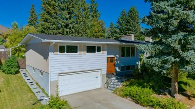 16 Capri Ave Nw, House detached with 4 bedrooms, 2 bathrooms and 4 parking in Calgary AB | Image 1