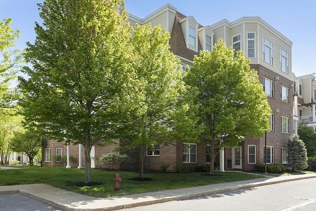UNIT-13 - 295 Salem St, Condo with 2 bedrooms, 2 bathrooms and 1 parking in Woburn MA | Image 35