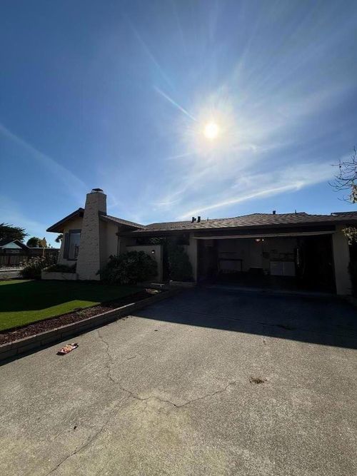 748 Gull Ave, Foster City, CA, 94404-1330 | Card Image