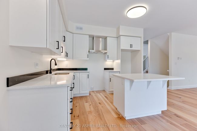 94C Frontenac Cres, House attached with 3 bedrooms, 3 bathrooms and 1 parking in Deep River ON | Image 24