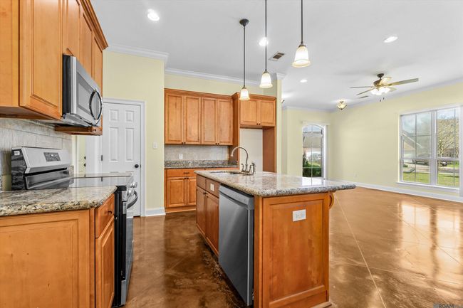 6439 Patio Ct, House other with 3 bedrooms, 3 bathrooms and 3 parking in Gonzales LA | Image 6
