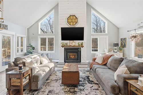 97 Angell Road, Cumberland, RI, 02864 | Card Image