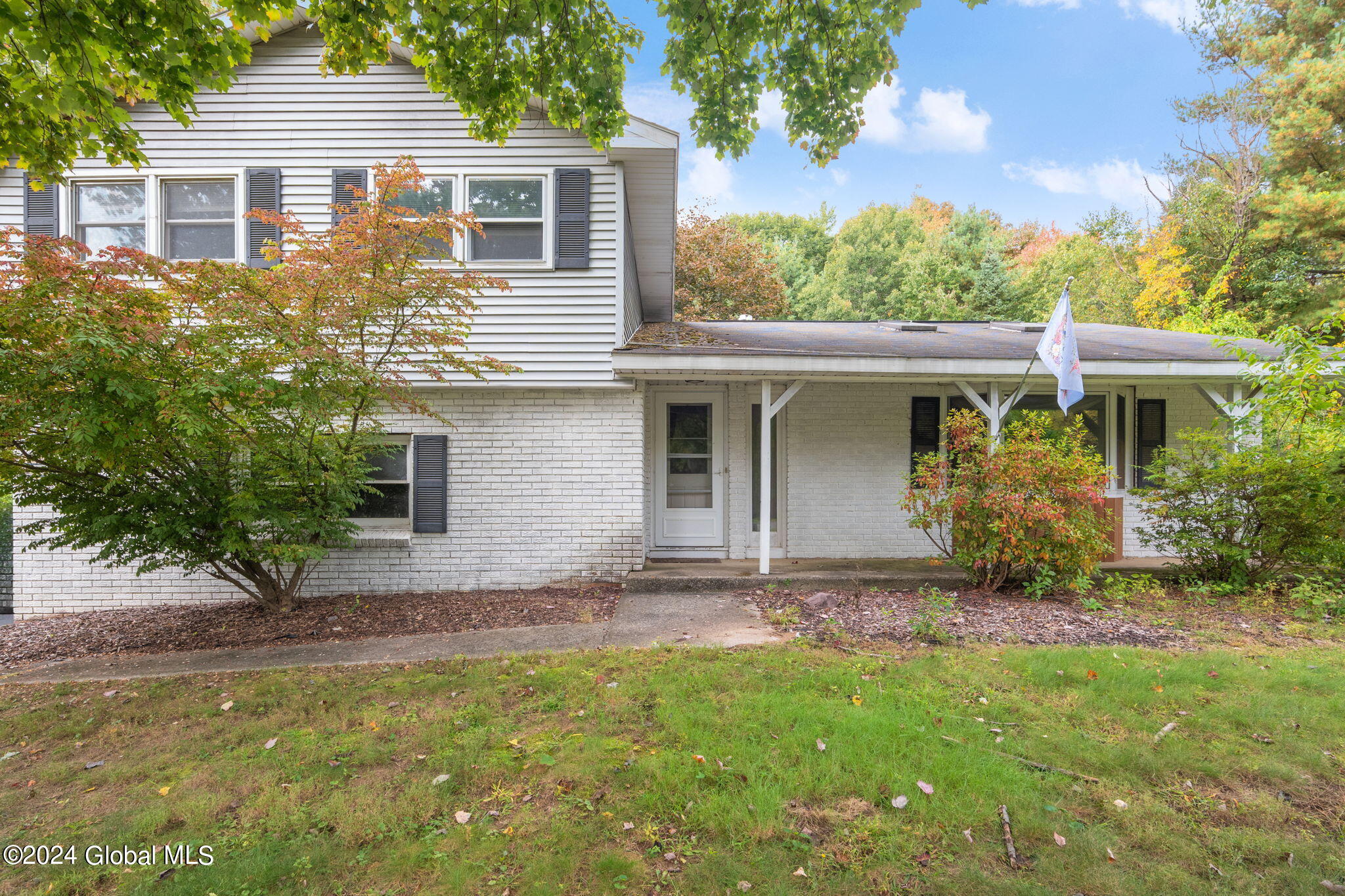 Maryanne Dr, Clifton Park, NY 12065
