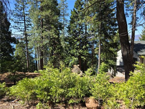 777 Lassen View Dr, Lake Almanor, CA, 96137-9589 | Card Image