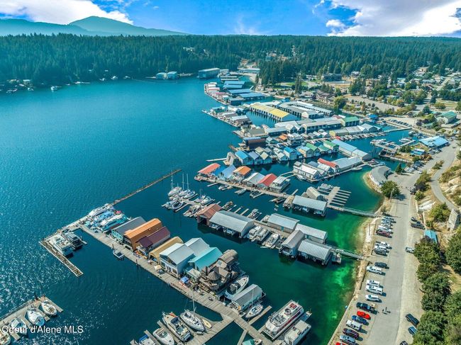 with easy access to shopping, medical, Coeur d Alene, and Sandpoint! | Image 10