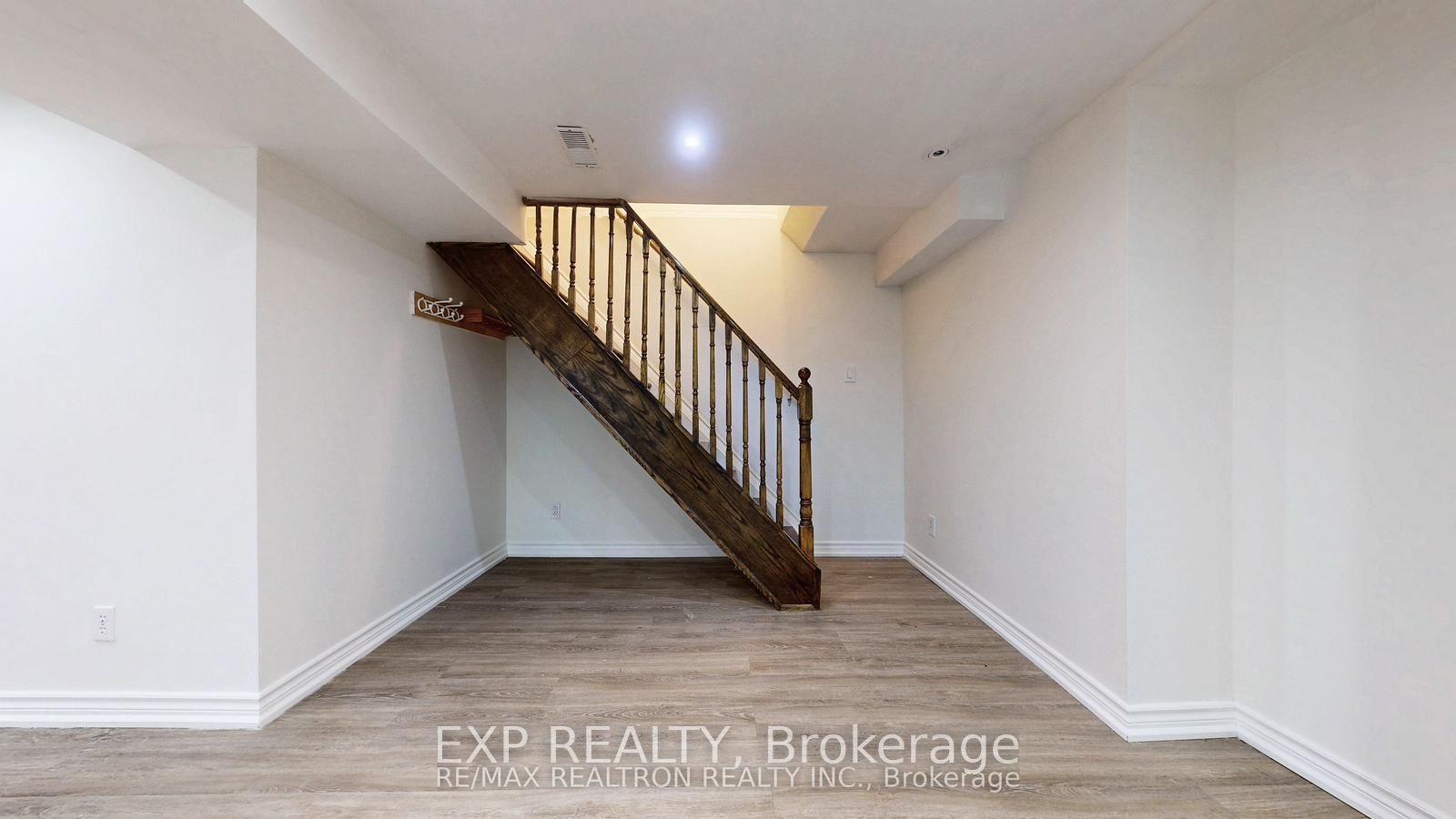 Residential Lease in Ajax 3