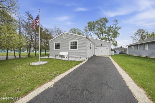 14 Picasso Ct, Toms River, NJ, 08757-3945 | Card Image
