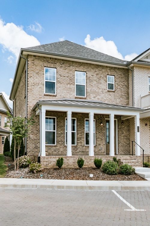 400 Perch St, Hendersonville, TN, 37075-3282 | Card Image