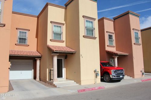 d4-3150 N Yarbrough Dr, El Paso, TX, 79925-3101 | Card Image