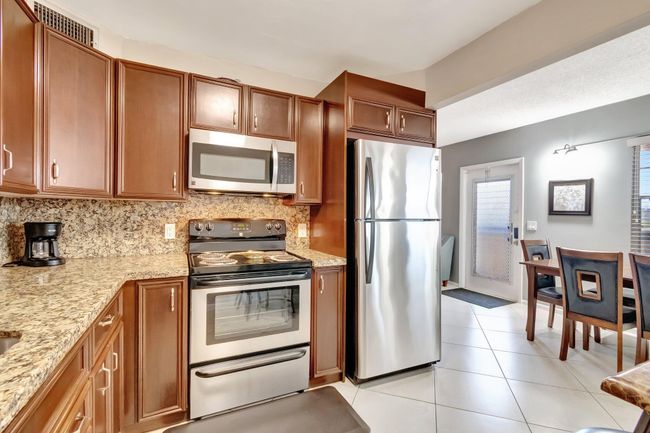 4049 Wolverton C, Condo with 2 bedrooms, 2 bathrooms and null parking in Boca Raton FL | Image 17