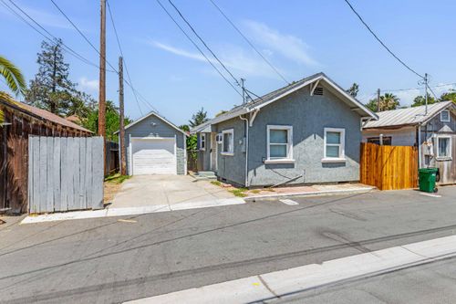 335 E Oak St, Lodi, CA, 95240-2917 | Card Image