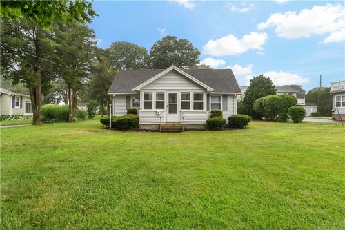 86 Winnapaug Rd, Westerly, RI, 02891-3526 | Card Image
