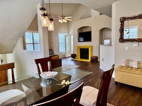 5512 Tares Cir, Elk Grove, CA, 95757-4363 | Card Image