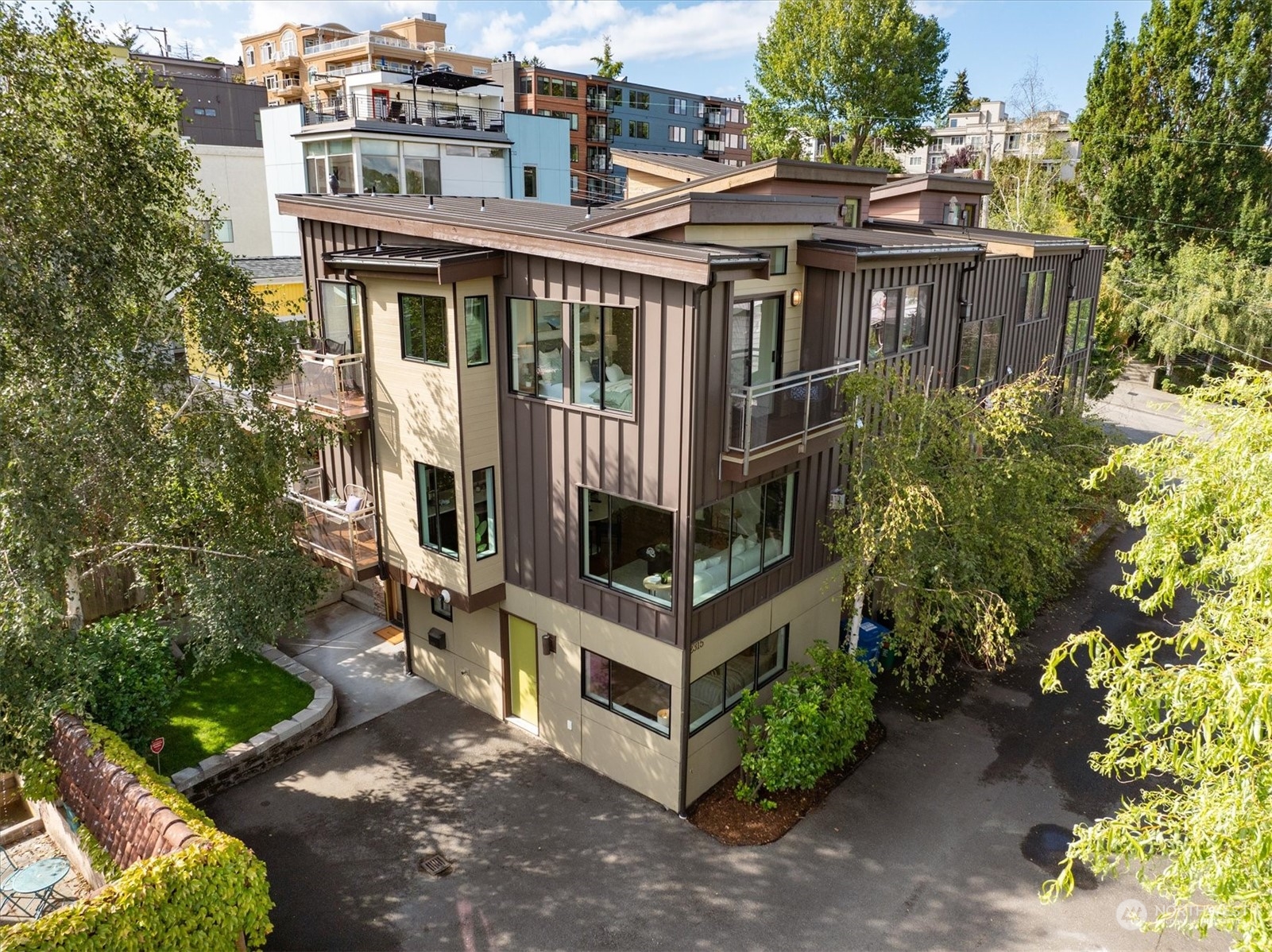 Crockett St, Seattle, WA 98199