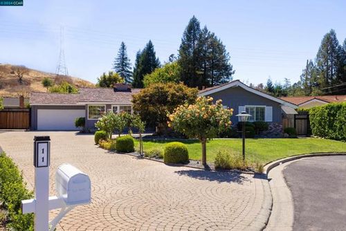 11 Camelford Ct, Moraga, CA, 94556-2408 | Card Image