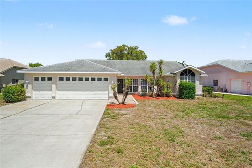 9389 Fox Hollow Ln, Weeki Wachee, FL, 34613-4259 | Card Image