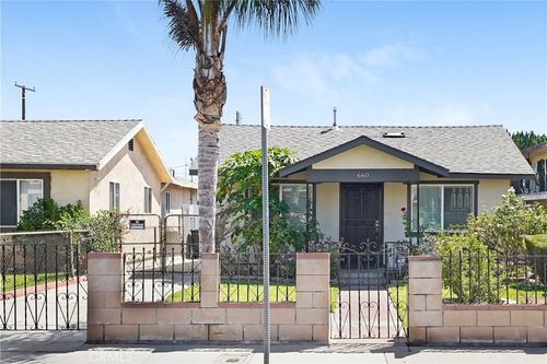 660 S La Verne Ave, East Los Angeles, CA, 90022-3105 | Card Image