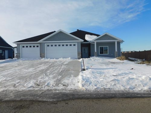 4203 Pine Pkwy S, Fargo, ND, 58104-8572 | Card Image