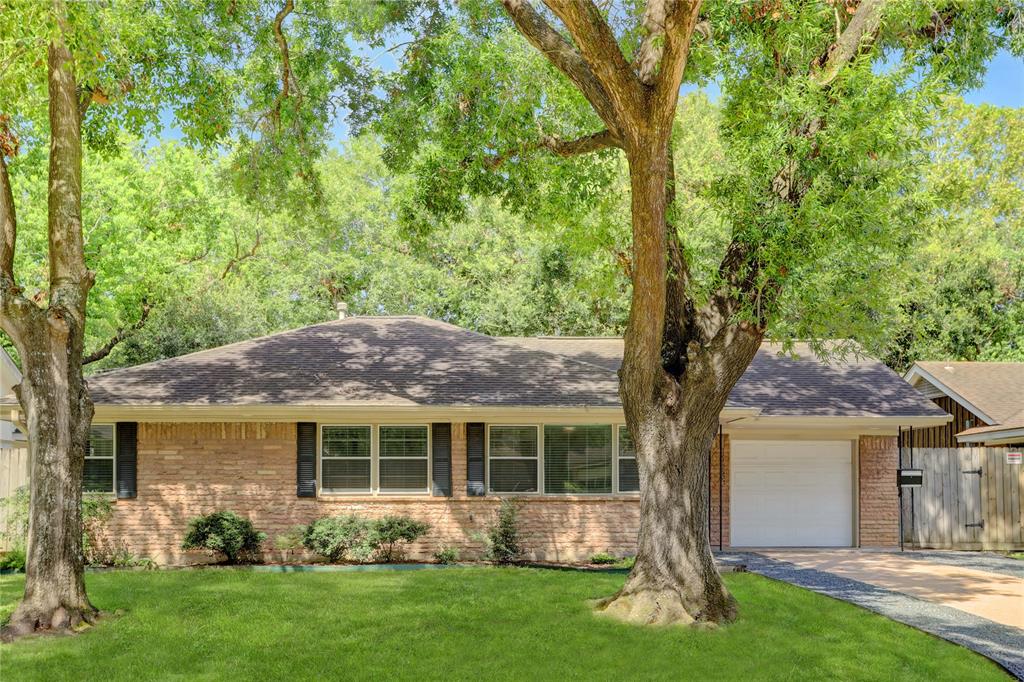 Cliffwood Dr, Houston, TX 77035