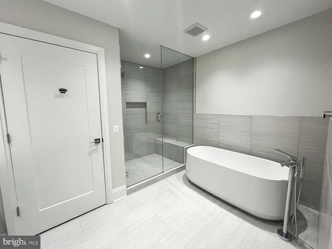 1104 - 7887 Jones Branch Dr, Condo with 3 bedrooms, 3 bathrooms and null parking in MCLEAN VA | Image 21