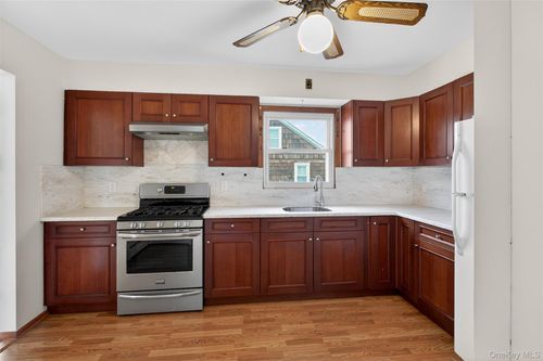 297 Fairfield Ave, Carle Place, NY, 11514-1148 | Card Image