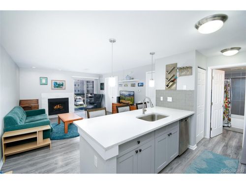 apt-b202-2575 S Syracuse Way, Denver, CO, 80231-3876 | Card Image