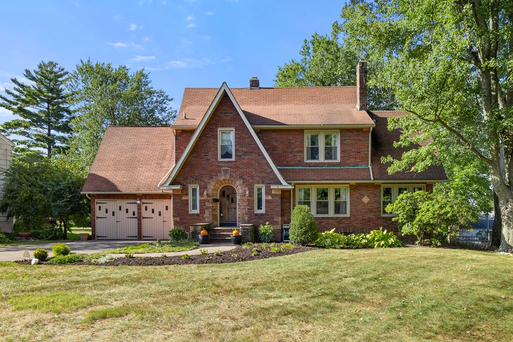 Edgewood Rd, Mansfield, OH 44907