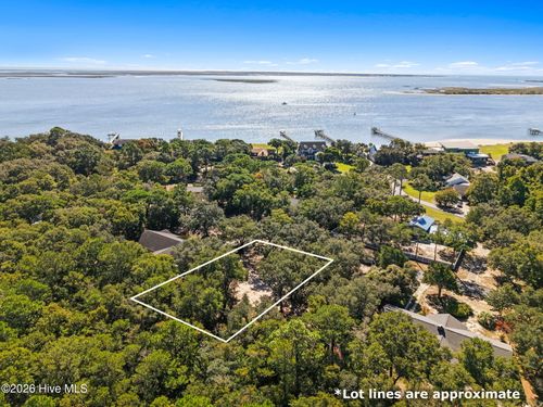 129 Cape Fear Dr, Southport, NC, 28461-4101 | Card Image